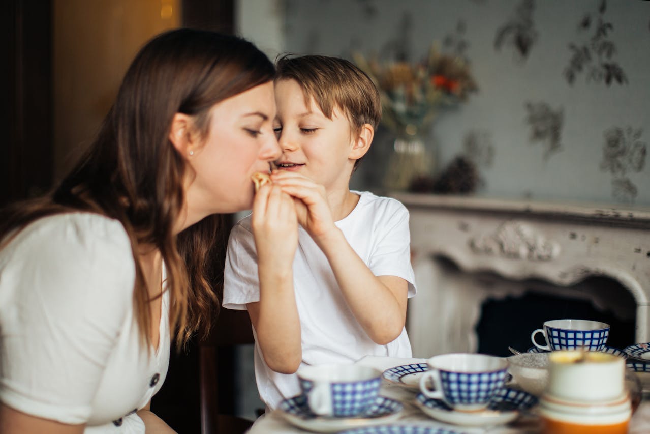 10 Tricks Moms Use to Get Picky Eaters to Try New Foods