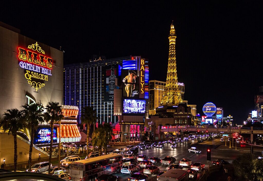 12 Cities to Visit in America That Feel Like They are Stuck in the '80s