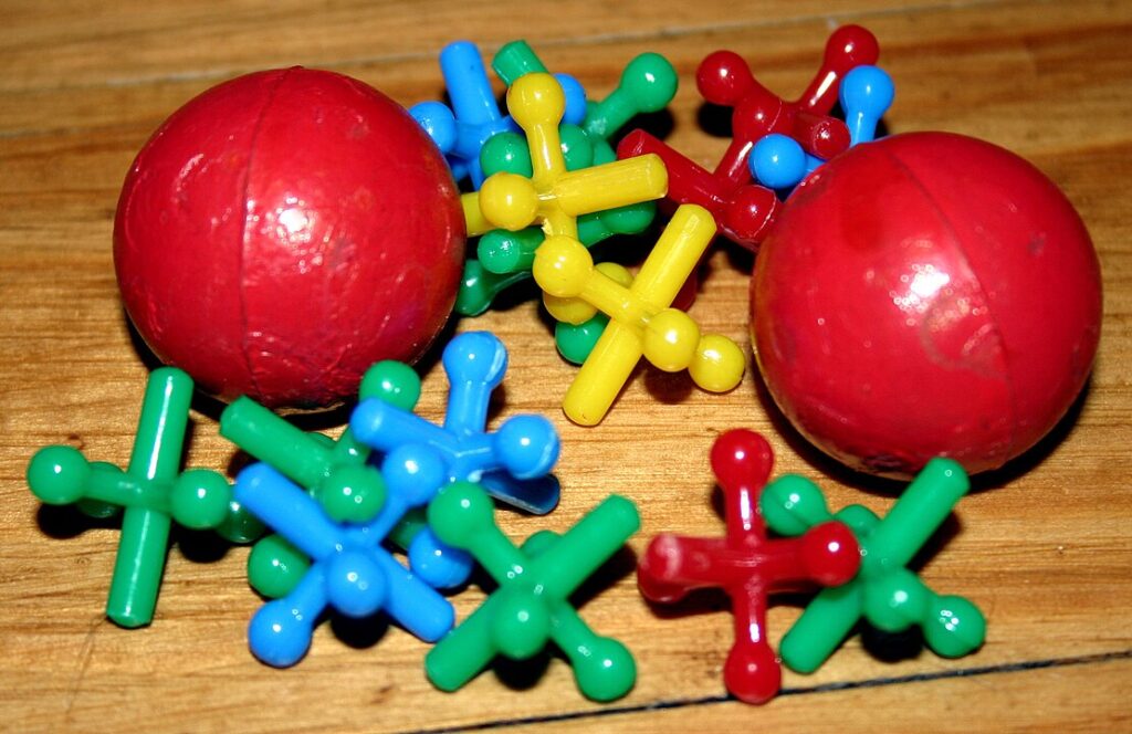 15 Childhood Games From 80s That Disappeared With Technology
