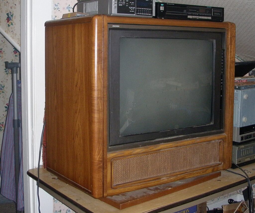 10 Common Things in Every '80s Home That Parents Today Would Never Want Near Their Kids