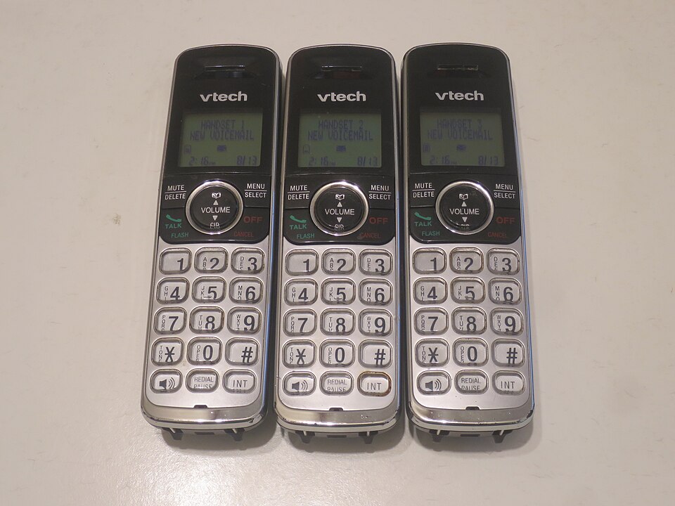 10 Everyday Items That Used to Be Luxury Products in the '90s