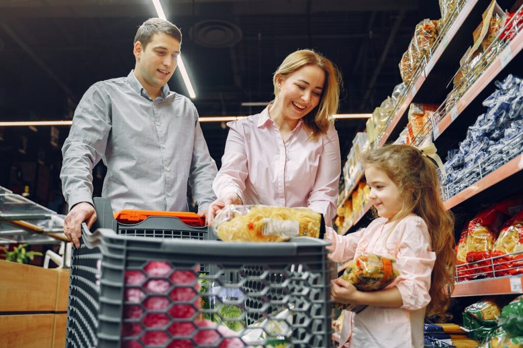 7 Things Boomers Miss Most About Grocery Shopping in the ’70s