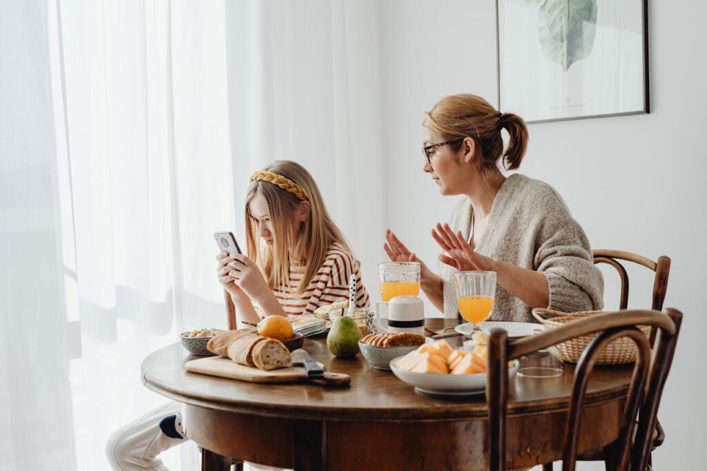 Mom Kids discipline manners